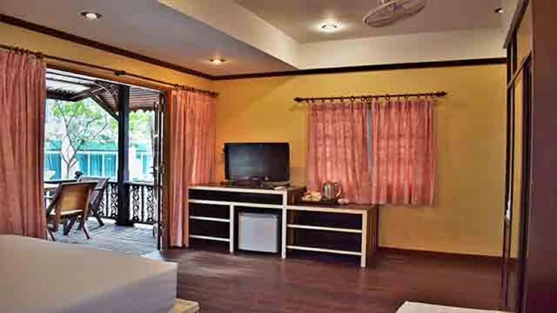 Sairee Hut Resort Koh Tao-SHA Plus
