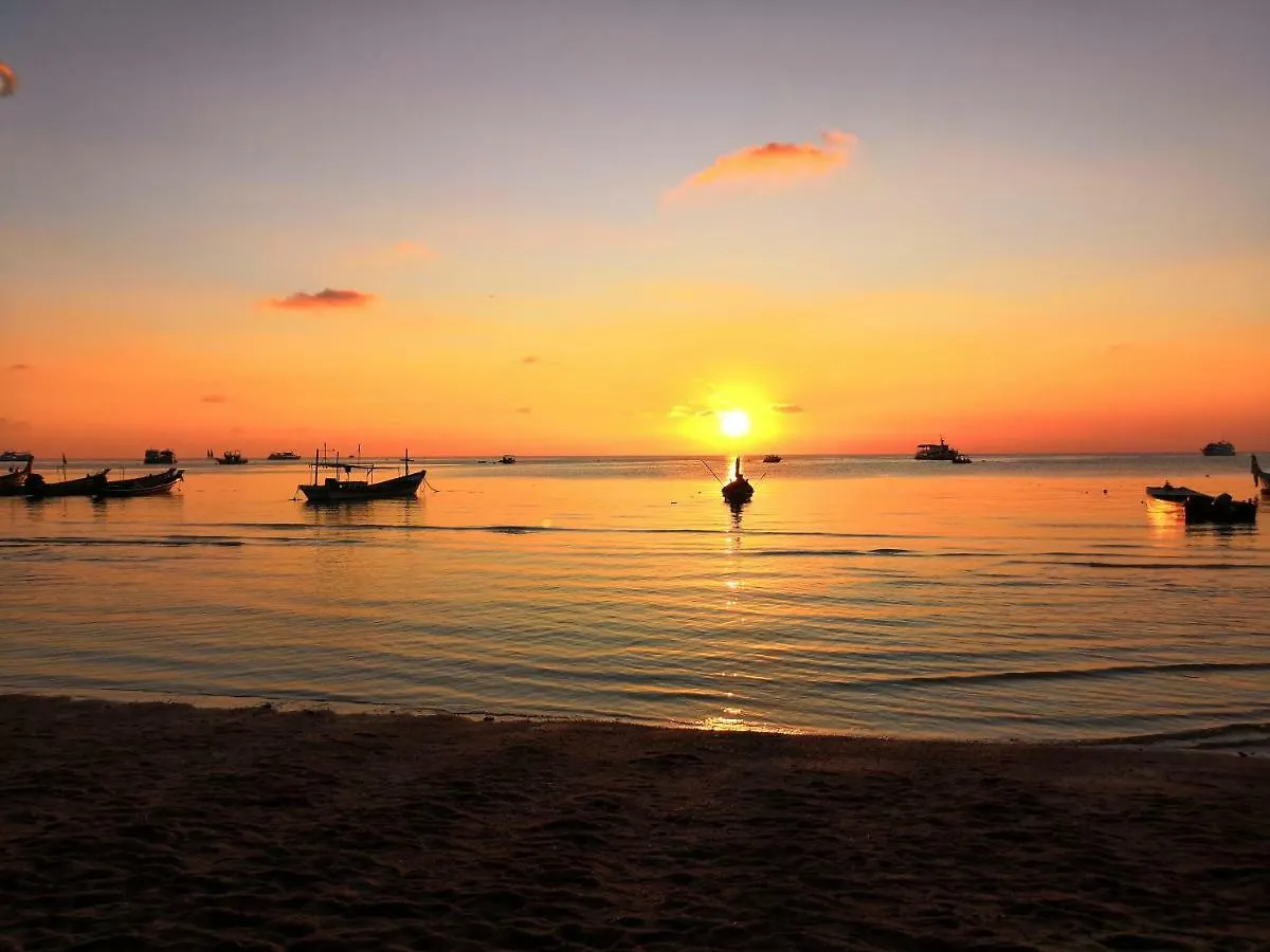 Sairee Hut Resort Koh Tao-SHA Plus 3*,